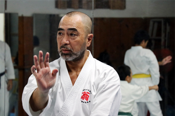 Yusuke Onaga Sensei teaching in his dojo